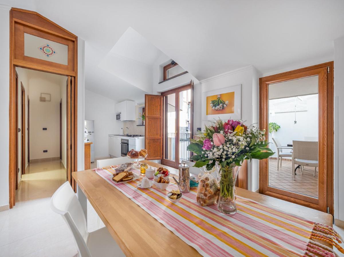 Il Tulipano - Appartamento Al Centro Di วีโกเอเกวนเซ ภายนอก รูปภาพ