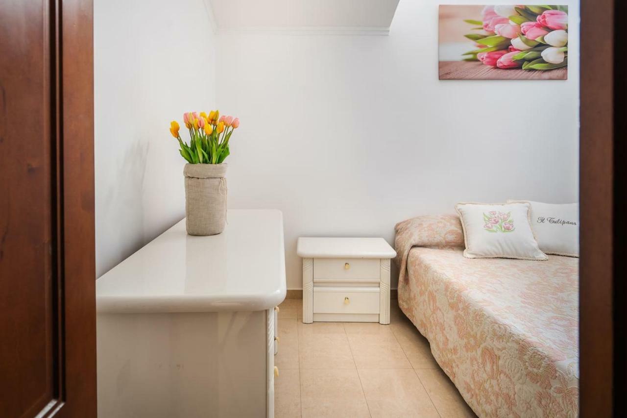 Il Tulipano - Appartamento Al Centro Di วีโกเอเกวนเซ ภายนอก รูปภาพ